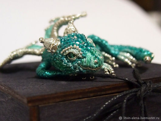 Brooches handmade. Livemaster - handmade. Buy Brooch dragon 'Smaragd'. Brooch beads. Emerald Dragon.Dragon, a beaded brooch