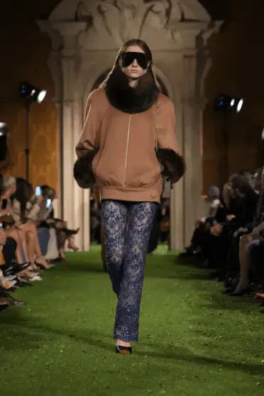 Гвинет Пэлтроу, Джорджина Родригес, Надежда Оболенцева среди гостей и сын Наоми Уоттс — на подиуме на показе Valentino Valentino, Бондаренко, осеньзима, Оксана, коллекции, 2026Valentino, Надежда, Шрайбер, показе, подиум, показ, Богданович, платье, Париже, Оболенцева, Пэлтроу, образы, модные, пришла, Аллен