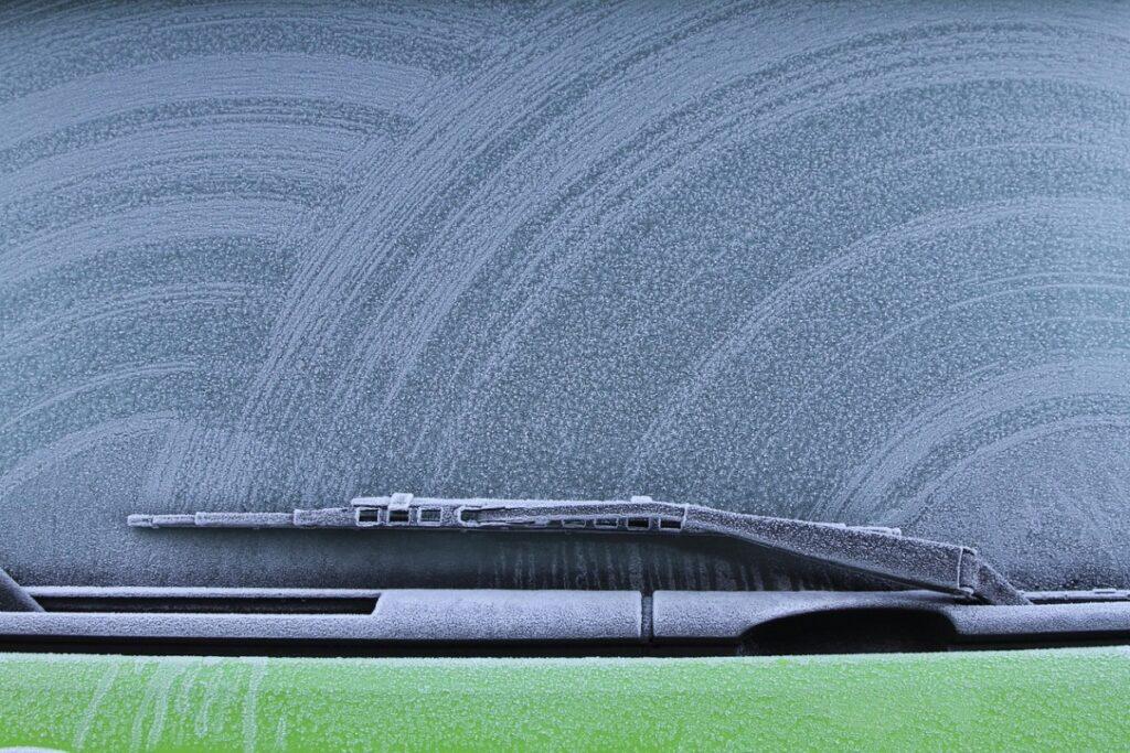 Как избавиться от скрипа стеклоочистителя без покупки нового