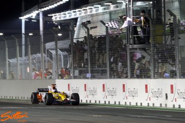 Грязные игры «рено», худшая гонка массы, пожары и безумный старт Грязные игры «рено», худшая гонка массы, пожары и безумный старт автомобили,автомобиль,машины,происшествия