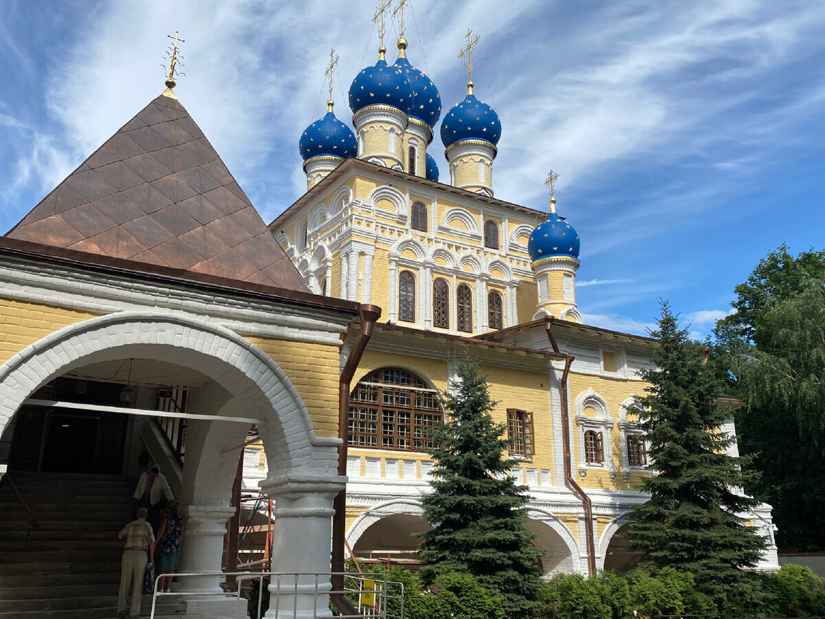 Церковь Казанской иконы Божией Матери в усадьбе Коломенское