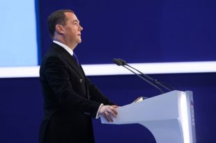 Медведев: РФ не боится анонсированных Западом «адских» санкций
