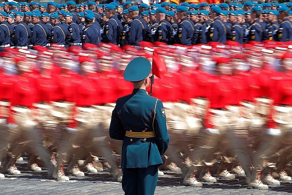 По Красной площади прошли 14 тысяч военнослужащих Фото: REUTERS
