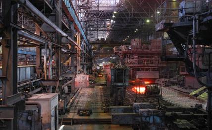 На фото: на Алчевском металлургическом комбинате (АМК)