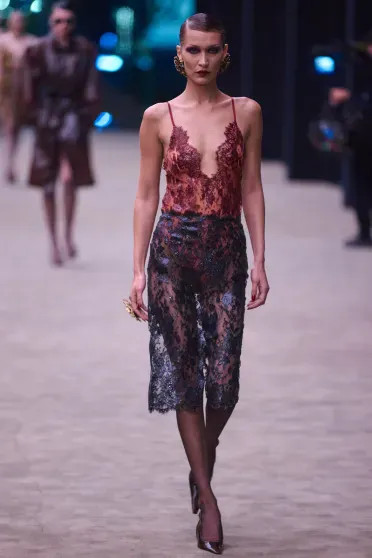 Белла Хадид, Рози Хантингтон-Уайтли, Кейт Мосс, Оливия Уайлд, Марк Эйдельштейн с девушкой и дети звёзд на показе Saint Laurent benjamin cremel,kristy sparow,laurent saintlaurent,айрис лоу,Алеся Кафельникова,алина миллер,Белла Хадид,джейн биркин,джуд лоу,зоя кравиц,Кейт Мосс,леон лурдес,Марк Эйдельштейн,матильда пино,Мишель Пфайффер,надежда ли коэн,Оливия Уайлд,Рози Хантингтон-Уайтли,татьяна чурбанова,франсуа-анри пино,Шарлотта Генсбур,эрин уоссон