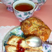 Смешные булочки с мюсли, творогом  и яблоком к утреннему чаю