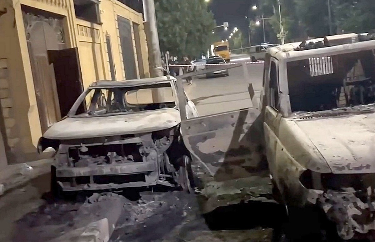 Вслед за террористической атакой в Севастополе 23 июня ближе к вечеру пришли трагические новости из Дагестана. В результате серии нападений исламистов погибли не менее 24 человек.-5