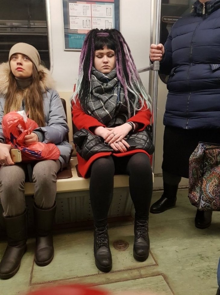 Чудаки и модники в метро 