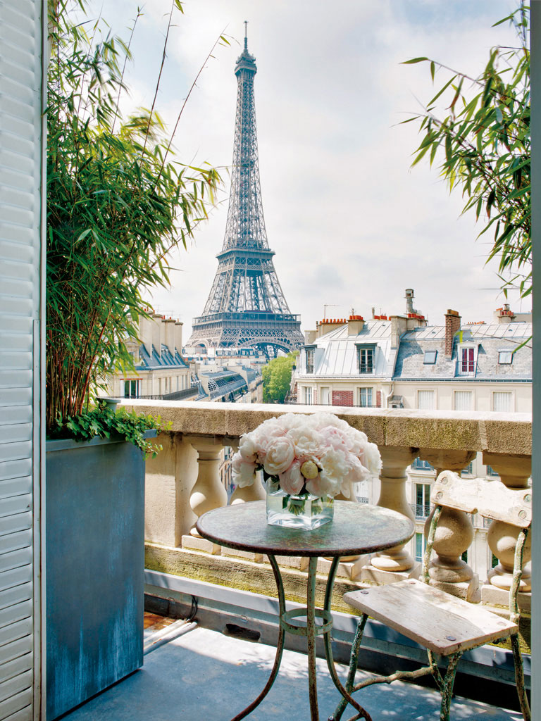 Терраса с видом на Эйфелеву башню: квартира мечты в Париже интерьер и дизайн,квартира,Париж,пастельные тона,Франция,французский стиль