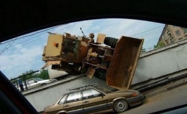 Необычные автопроисшествия