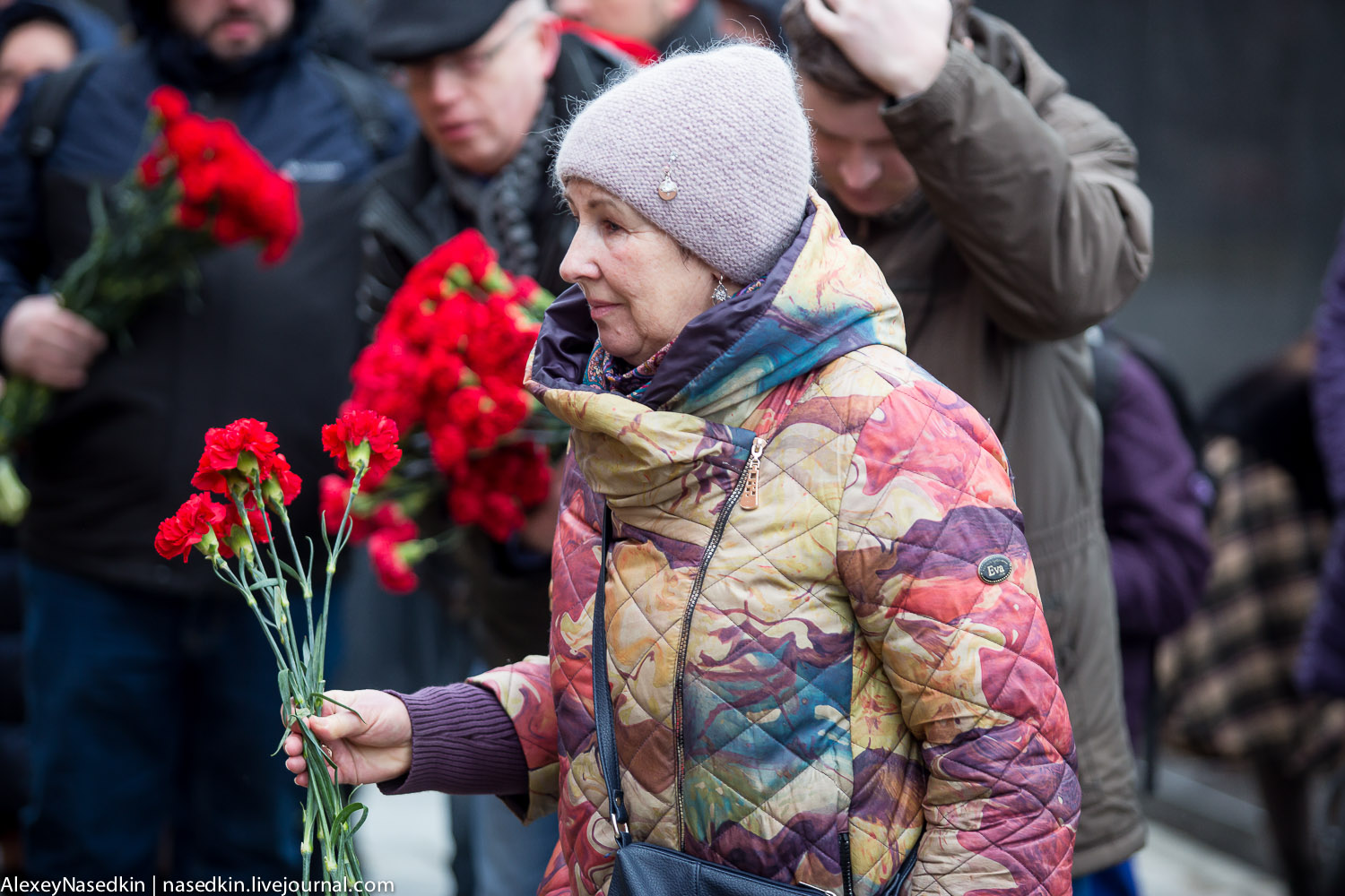 Тиранобесие. Москвичи вышли поклониться Сталину Сегодня, мысли, Алешковский, площади, журналист, сегодня, здесь, Манежной, момент, памяти, необязательно, увидишь, какие, проносятся, светлого, дедушка, отрока, помнят, гордятся, гденибудь