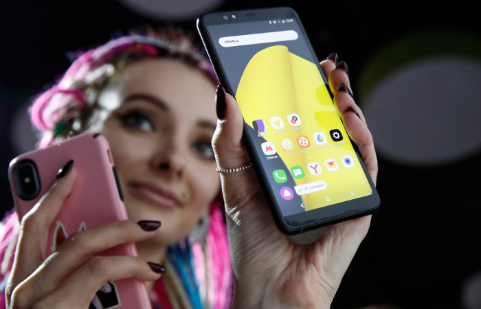 Новенький «Яндекс.Телефон»: что из себя представляет и почему вокруг него столько шума