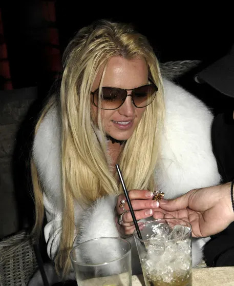 Бритни Спирс легла в рехаб после ареста за вождение в нетрезвом виде Спирс, Бритни, сыновья, этого, детей, Федерлайна, Федерлайн, много, назад, Джейден, Престон, Кевина, певицы, Джеймс, Images, нетрезвом, которой, мемуары, считают, сообщает