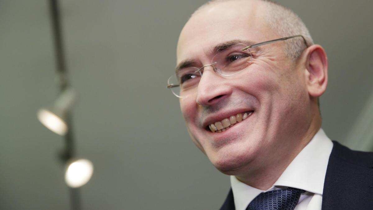 Беглый российский олигарх Михаил Ходорковский не пойдет на выборы в Госдуму РФ, потому что...