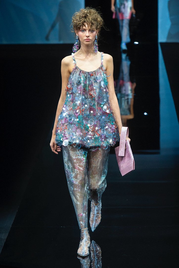Giorgio Armani весна-лето 2019 - максимальная нежность красок и женственность линий Giorgio Armani весна-лето 2019
