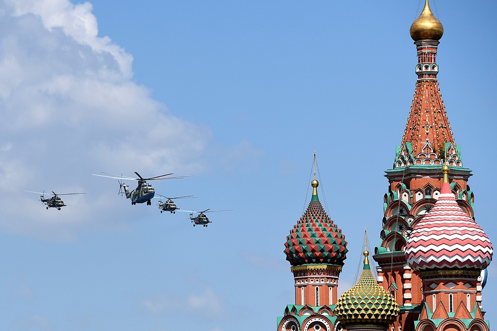 Путин принял парад Победы на Красной площади