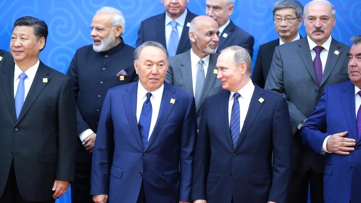Лукашенко был так зол, что наплевал на протокол: Китай дал "ценные указания" Минску, заявил Безпалько геополитика