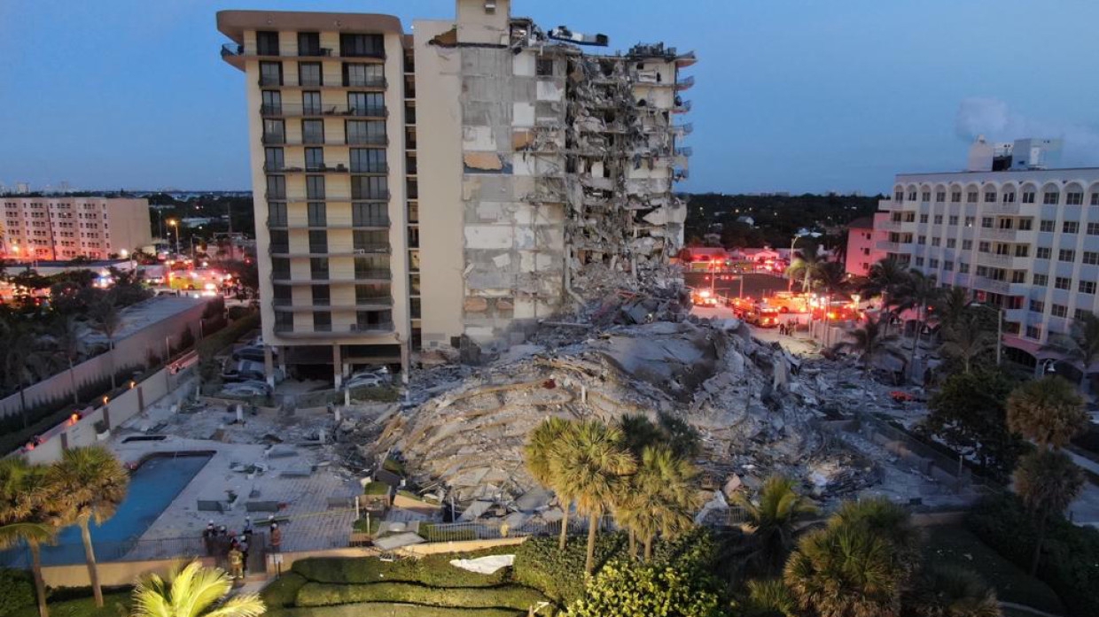 Устоявшую часть рухнувшего жилого дома взорвали во Флориде