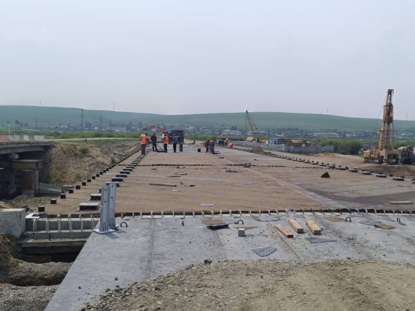 390 млн рублей потратили на восстановление моста через реку Кия