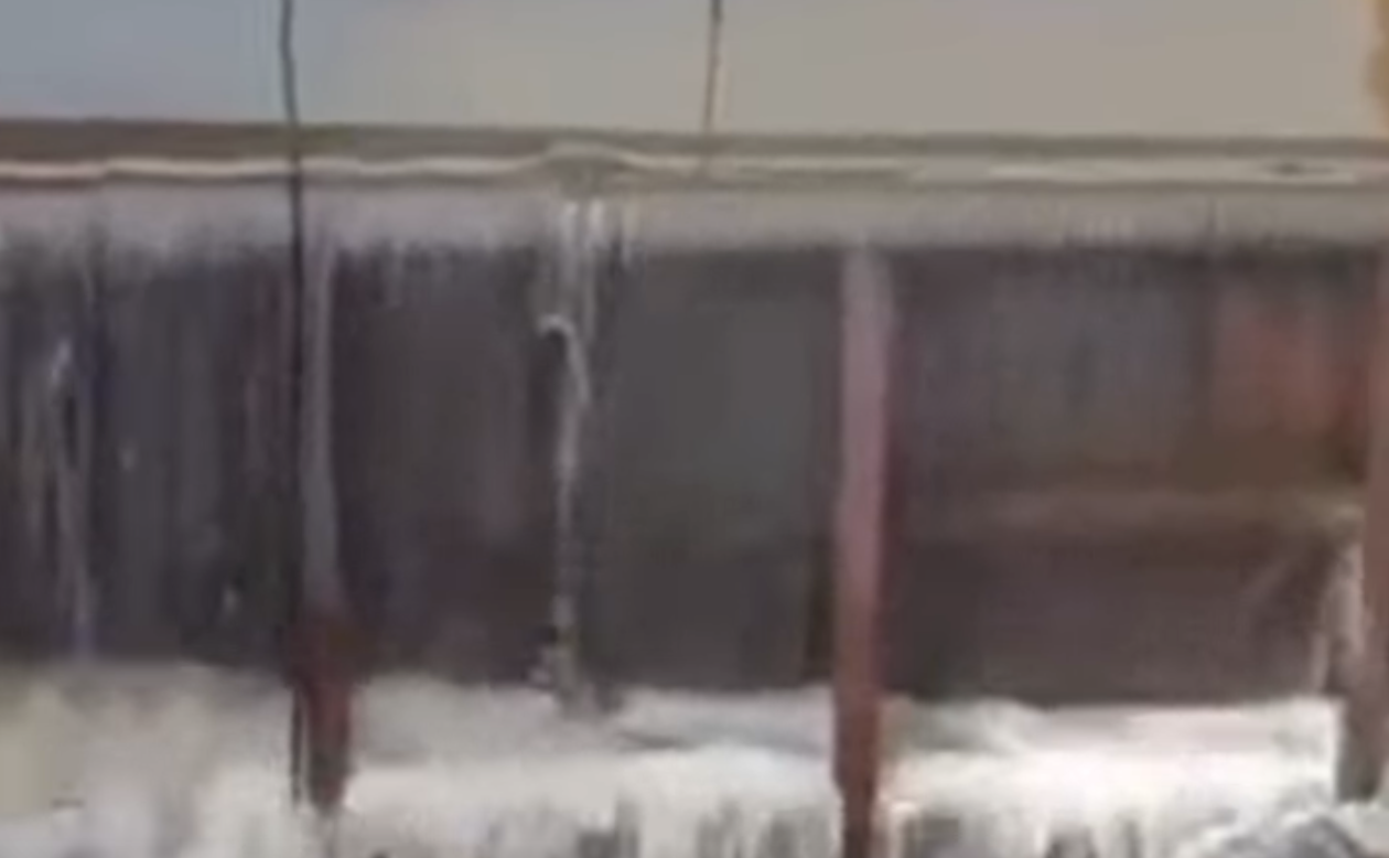 Опасная дамба в Челябинской области может не выдержать напора воды
