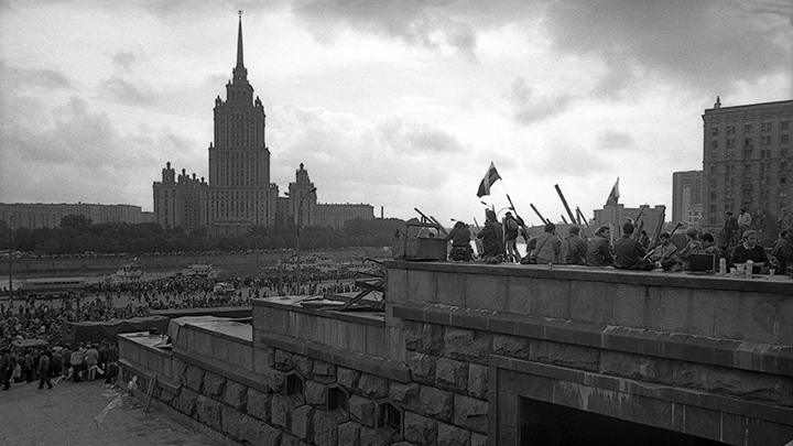 КОМИТЕТ, КОТОРОГО ЛУЧШЕ БЫ НЕ БЫЛО: 31 ГОД ДРУГОЙ ИСТОРИИ