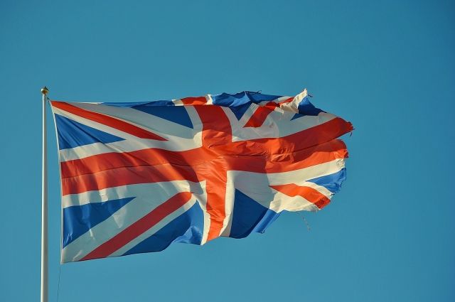 Великобритания разрешила ЦБ, ФНБ и Минфину РФ платить по нерублевым займам
