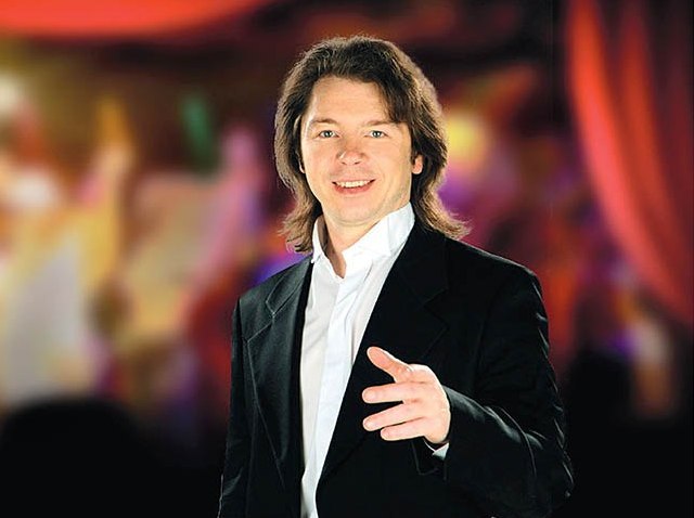 «По секрету всему свету» о том, как сложилась судьба мальчишки сыгравшего Дениску Кораблёва 