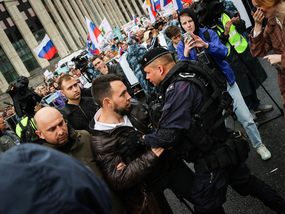 Генпрокуратура не усмотрела нарушений закона со стороны полиции и Росгвардии, разгонявших митинги в Москве власть,общество,политика,протесты,россияне