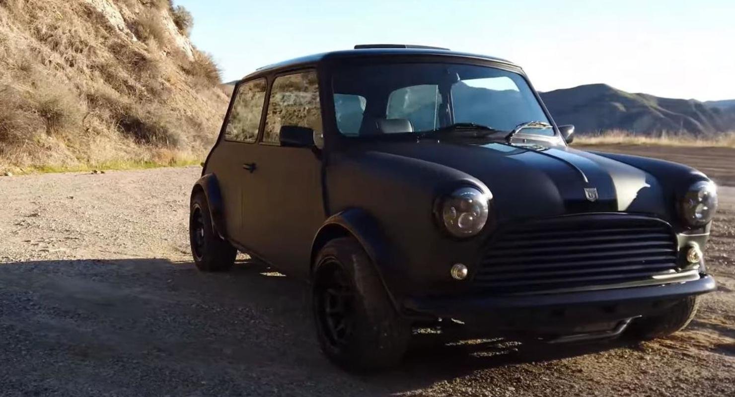 Из классического Mini сделали роскошный спортивный автомобиль
