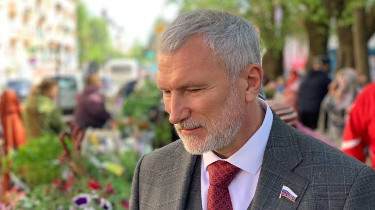 Алексей журавлев депутат биография семья жена дети "Значит, надо действовать": Журавлев поддержал новгородцев в стремлении решать п