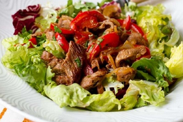 Мясной салат за 20 минут- покорит сердца даже самых придирчивых гурманов!