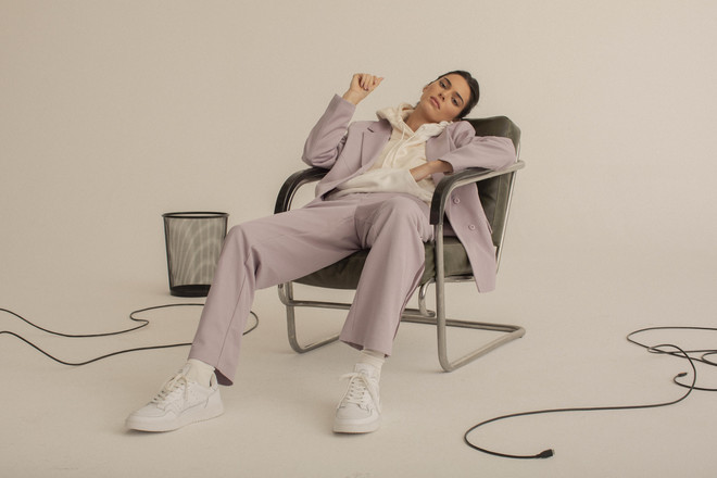 Новая коллаборация adidas Originals и Даниэль Катари в исполнении  Кендалл Дженнер Кендалл Дженнер 2019,Красота это просто