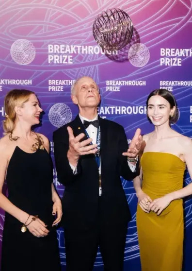 Герман Ларкин показал, как Джиджи Хадид, Сальма Хайек, Пэрис Хилтон, Кристина Агилера и Марго Робби провели время на премии Breakthrough Prize которые, Уильямс, звёзд, мероприятия, Хайек, Мильнер, открытия, который, чтобы, Breakthrough, Хилтон, голливудских, Кристина, церемонии, Честейн, Аффлек, Ларкин, Мишель, Джиджи, вручают