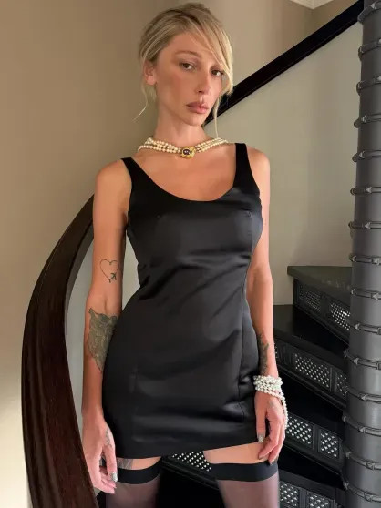 Свечи на каравае: как Настя Ивлеева отметила своё 35-летие настя ивлеева, день рождения, 35 лет, каравай, филипп бегак, телеведущая, блогер, праздник, образ, семья