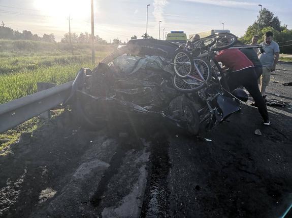 Пять человек погибли в результате столкновения легкового автомобиля с грузовиком в Нижегородской области