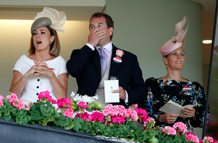 Модное дежавю: Софи Уэссекская повторила на Royal Ascot свой образ со свадьбы Кейт Миддлтон и принца Уильяма Монархи,Британские монархи