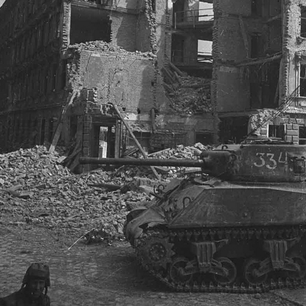 ​Советский «Шерман» M4A2(76)W на улице Вены - Венский вальс для «Шерманов» | Warspot.ru