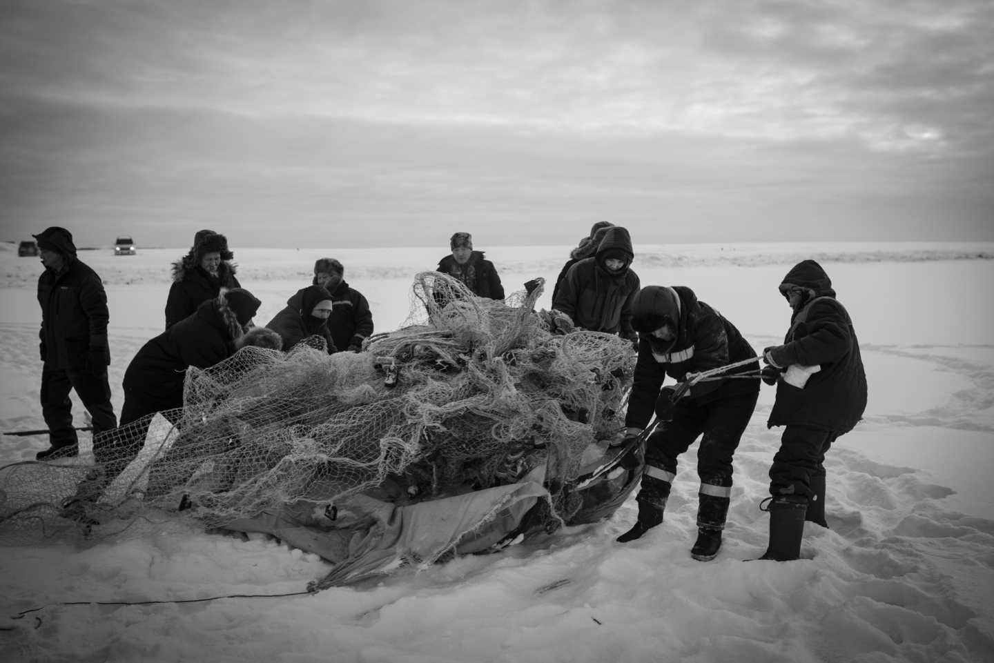 Подледный лов рыбы. Рыбалка в Якутии мунха. Рыбалка Якутия 2021 зима. Подледная рыбалка в Якутии. Сеть для подледной рыбалки.