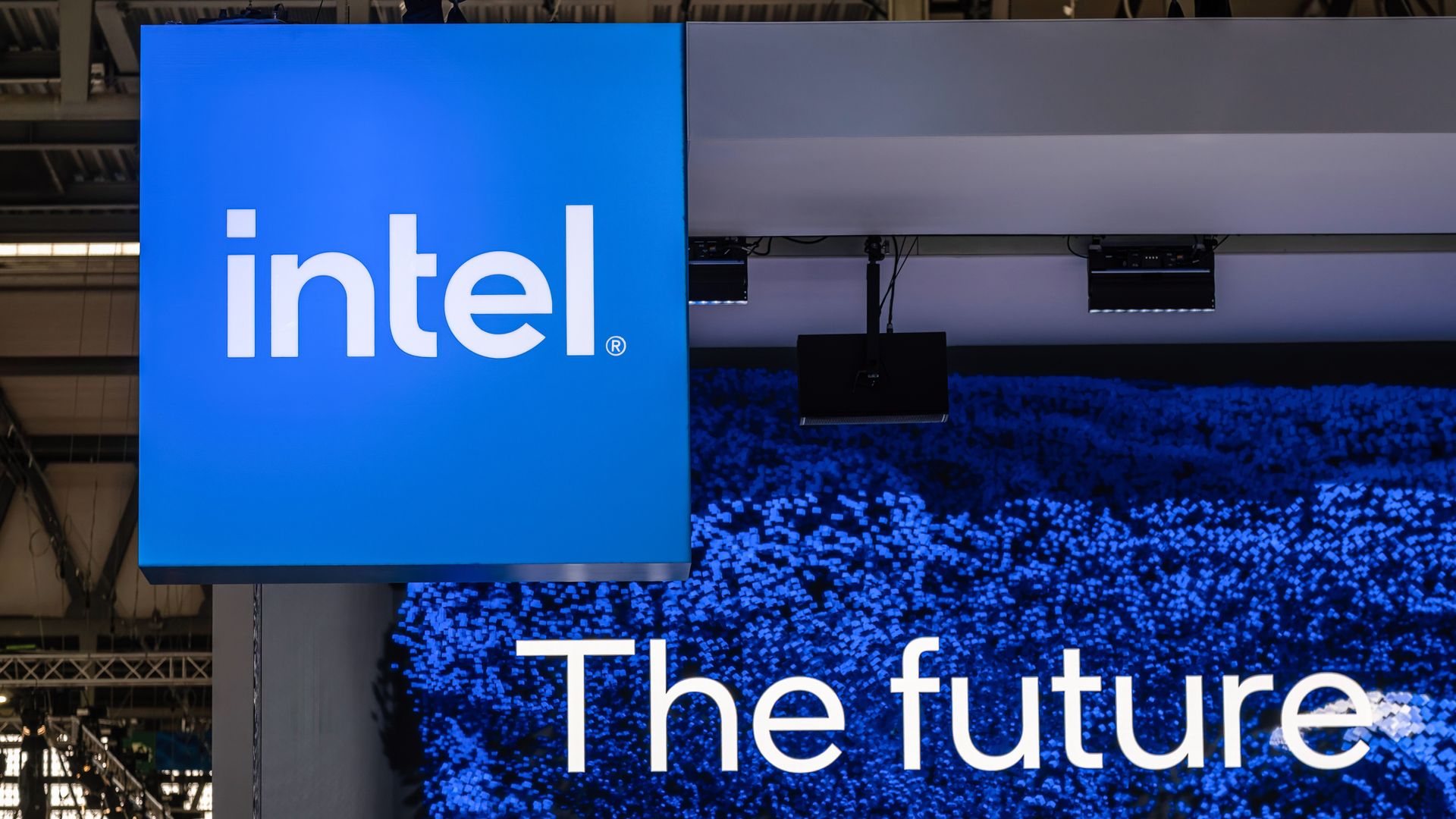 СМИ: Intel готовится к массовым сокращениям сотрудников