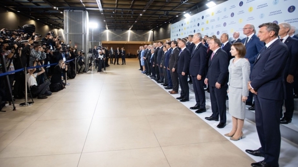 Немцы иронично ответили Зеленскому на "крымский вопрос" после провального саммита в Киеве
