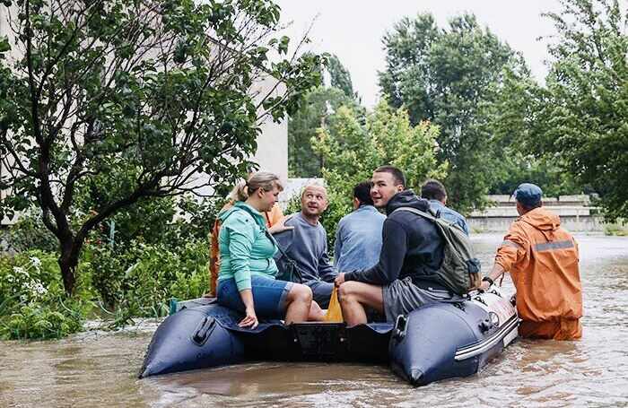 В Крыму введут ЧС из-за ливней и паводка, затопивших полуостров