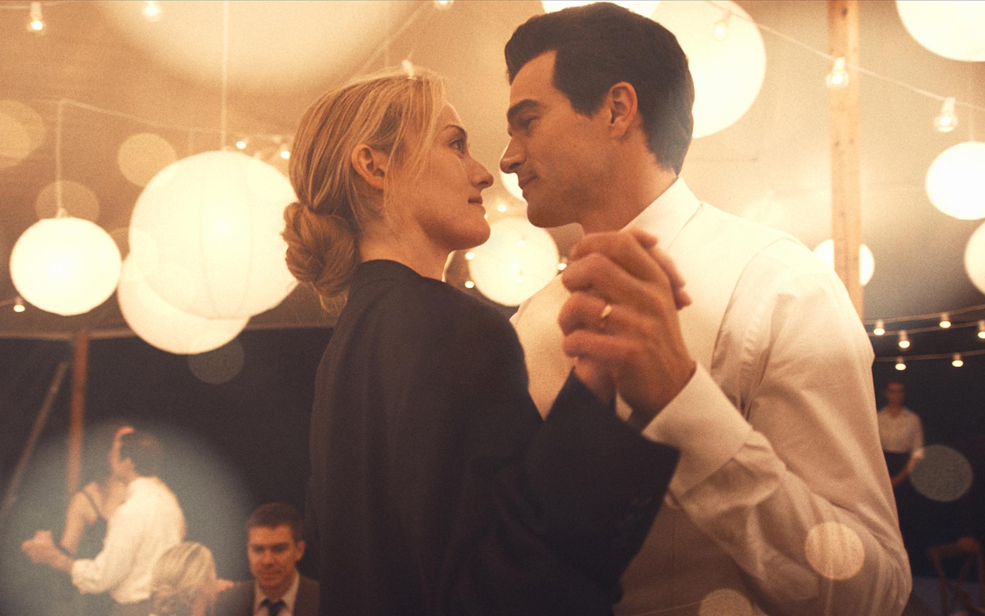 Получил первую роль в 37 и взял фамилию жены: 4 факта о звезде сериала «Американская история любви» Поле Энтони Келли Получил первую роль в 37 и взял фамилию жены: 4 факта о звезде сериала «Американская история любви» Поле Энтони Келли Келли, Джона, Кэролин, также, одном, несколько, Кеннеди, Энтони, получил, история, чтобы, Однако, известно, родился, выбрали, тысячи, актера, актером, везде, более