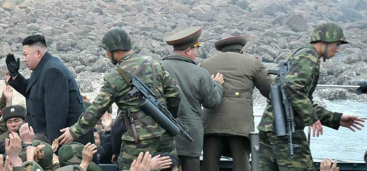 Охрана корейского Вождя. Источник: armamentresearch.com