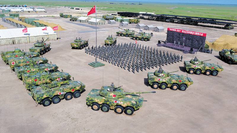 «На столь большое расстояние войска ещё не перевозились»: свыше сотни единиц китайской техники едут на запад России армия