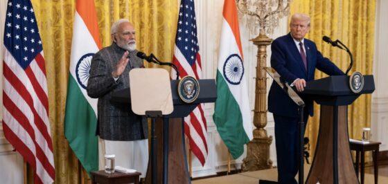 индия держит марку