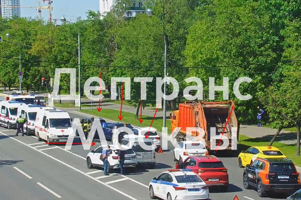 На юго-востоке Москвы оказалось затруднено движение из-за ДТП с шестью машинами