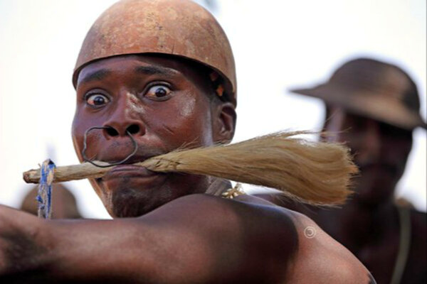 Сомба: элитные стрелки, превращающие людей в зомби Сомба: элитные стрелки, превращающие людей в зомби