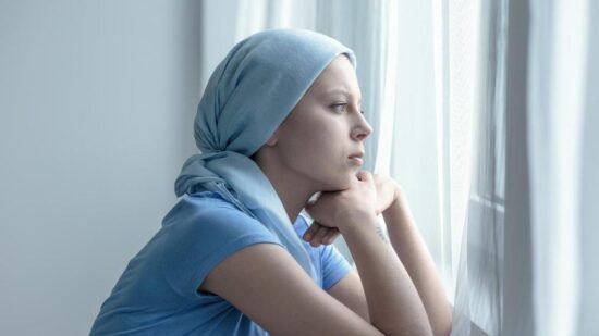 У 19-летней девушки нашли агрессивный рак: 5 симптомов, которые она пропустила