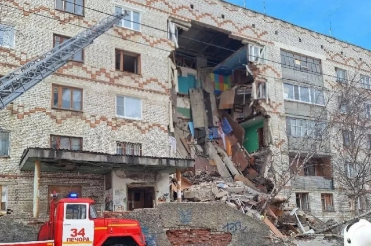 МЧС Коми: в городе Печора частично обрушился пятиэтажный дом