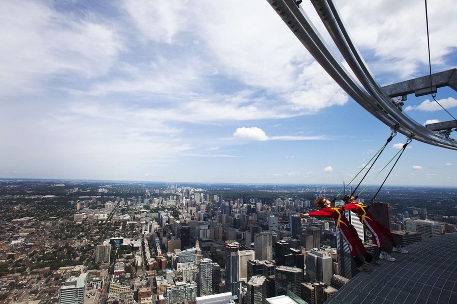 Аттракцион EdgeWalk в Торонто будет, высоте, EdgeWalk, аттракциона, Tower, метров, будут, смотровая, открытая, ходить, платформе, обойдется, человек, середины, тросом, страховочный, предосторожности, мерой, единственной, поручней